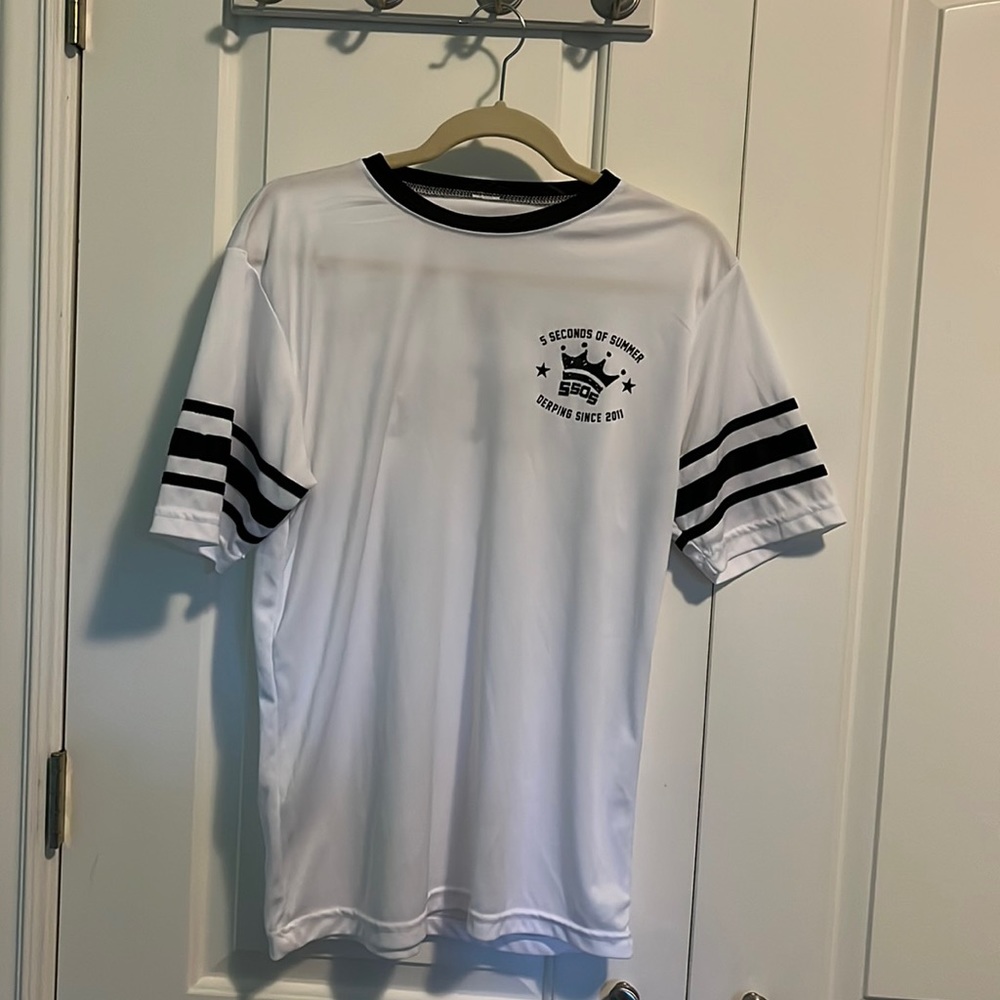 5 Seconds of Summer Merch - 2016 World Tour Jersey